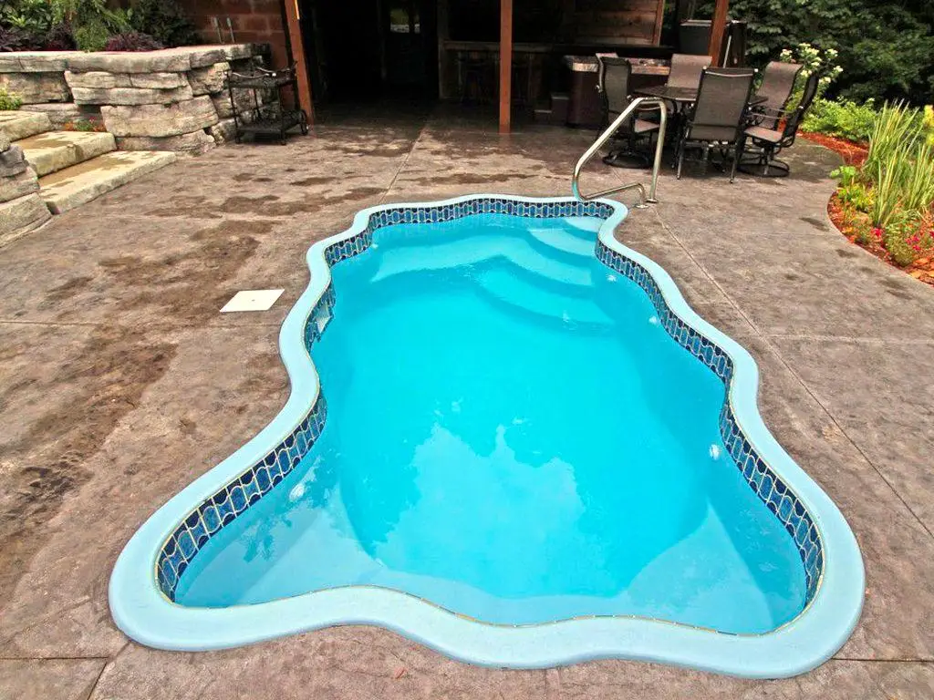 Ridgewater Lodge Hocking Hills Heated Pool